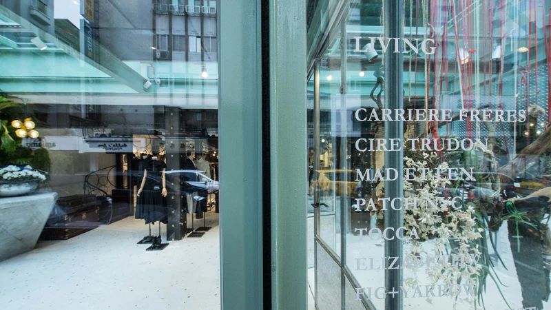 隱身東區的溫室花園！集咖啡廳、服裝、家飾、香氛於一店的初衣食午新登場