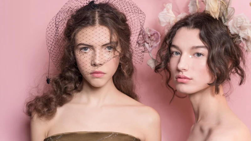 19世紀的古典美感！DIOR 2017春夏高級訂製系列展現明亮柔和的春日妝容