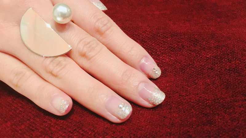 真的不需要美甲師！想延長指甲，30秒就完成