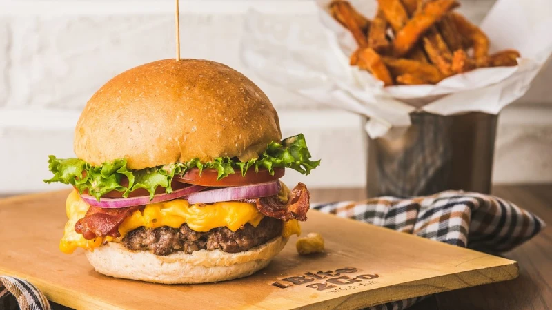 只想大口咬！1Bite2Go Café &amp; Deli 餐廳美國獨家進口自然牛漢堡