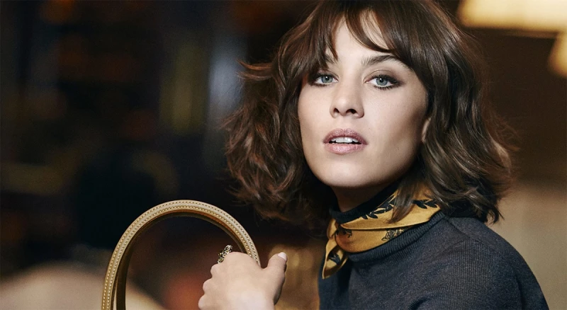 根本投錯胎,妳真的不是法國人嗎?迷倒巴黎的女人:Alexa Chung