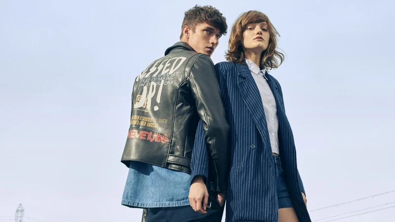 Pull &amp; Bear春夏焦點色系單品！漂白牛仔外套、寬袖上衣的印花熱帶風