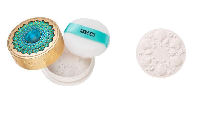 是彩妝卻能夜間美白！強調卸妝完、睡覺前使用，ANNA SUI藍夢金雀珍珠美白蜜粉為肌膚打造明亮無瑕的珍珠感膚質