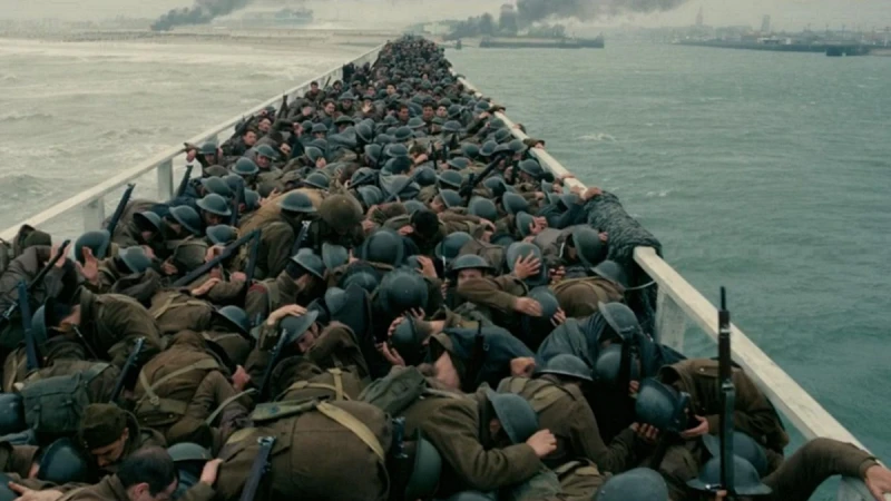 最新預告釋出!《敦克爾克大行動》導演諾蘭,「我感興趣的問題只有一個:他們能逃過一劫嗎?」