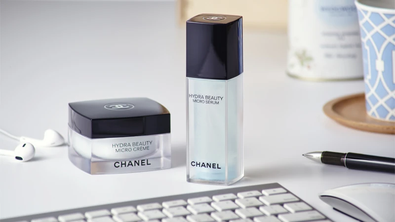 一瓶有5項專利的小香「聚光霜」會不會太強！帶妳見證5,000顆山茶花微滴粒子的超水能量！