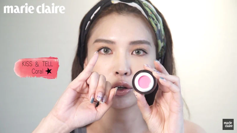 有請彩妝師Zoe示範GLAMGLOW噘噘嘴潤色唇霜！只需手指就能疊擦時髦染唇妝！