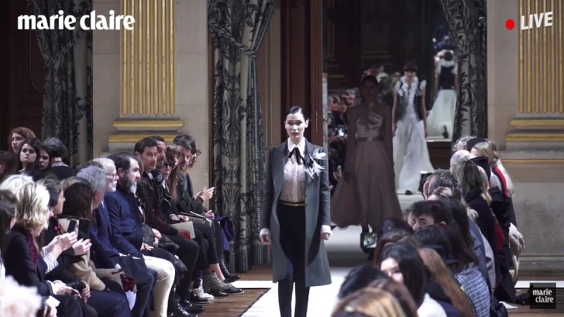 浪凡設計師 Bouchra Jarrar 在巴黎市政廳製造浪漫【巴黎時裝週】