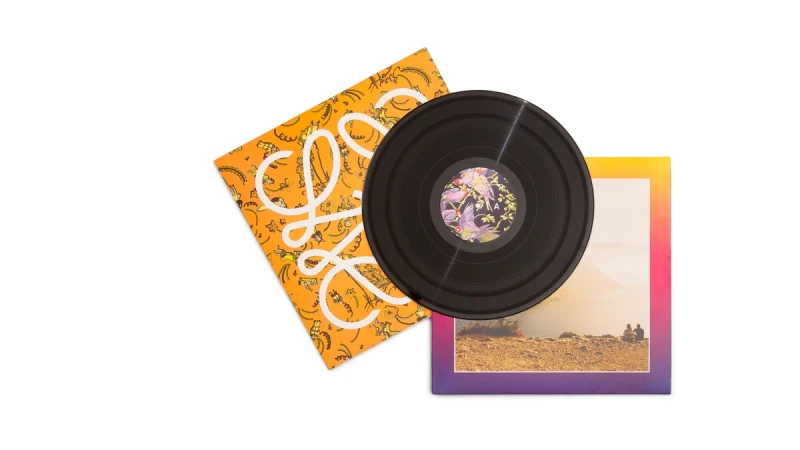 進入伊比薩70、80年代的狂野之夜！LOEWE推出品牌音樂專輯Close to Paradise