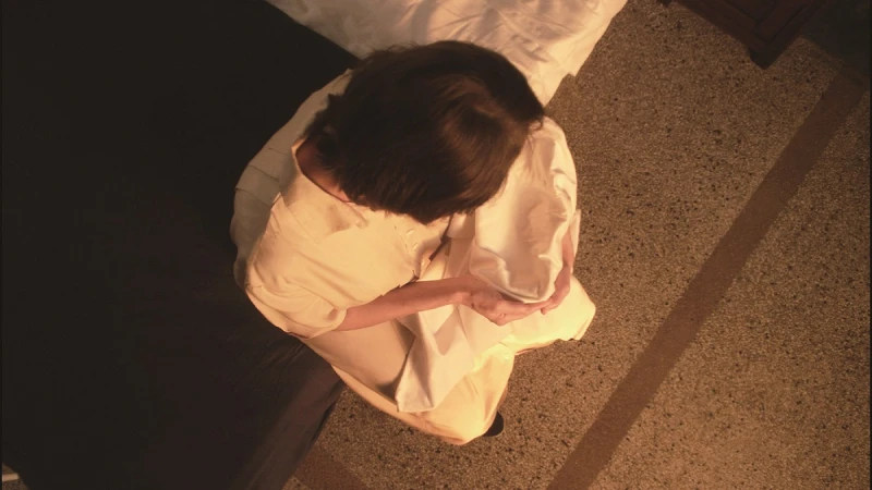 揪心的隱形人之戀!《觸不到的愛戀》以奇幻瑰麗風格講述愛的寂寞