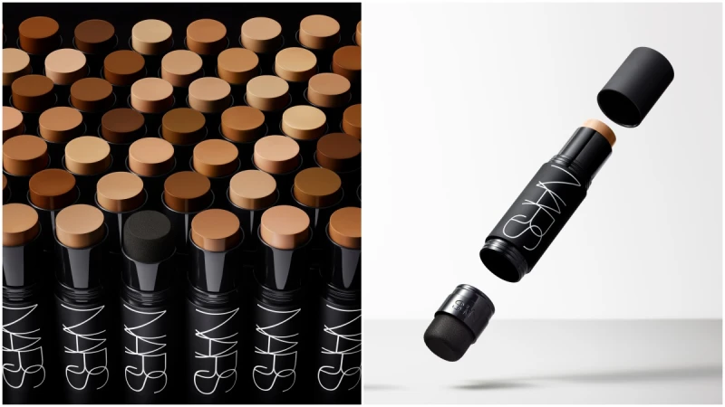 一支兼具遮瑕、粉底、修容的功能！NARS裸光奇肌粉棒有12個色號可選超齊全