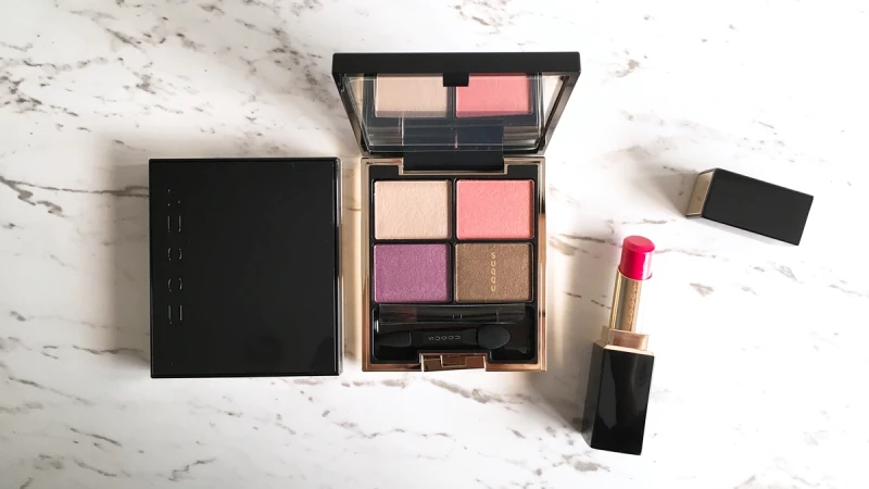 「一抹楓葉紅，正是秋天必備唇膏」SUQQU 3天就完售的日本阪急梅田百貨限定色，忠孝SOGO限量登場