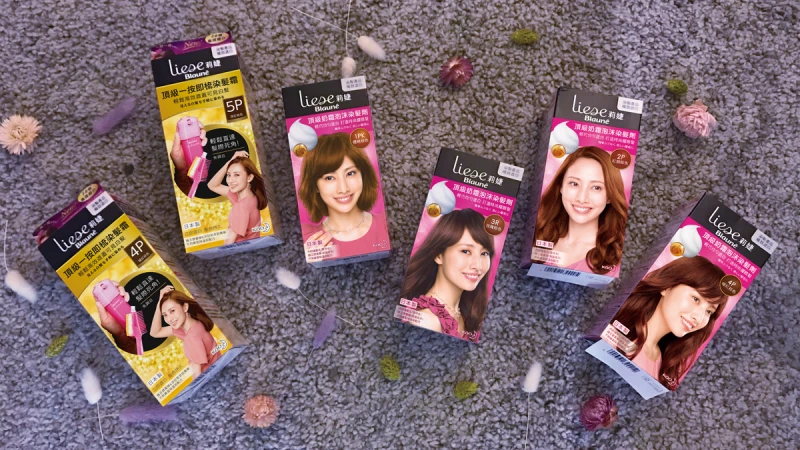 梳梳染染變髮色！漂亮遮白的時尚暖紅棕，讓心情跟著飛揚起來～