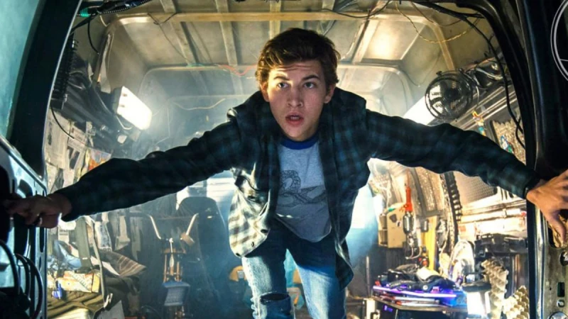 金剛、春麗、恰吉還有Hello Kitty竟然出現在同一部片！《一級玩家》重溫那個美好年代，整部電影都是彩蛋！