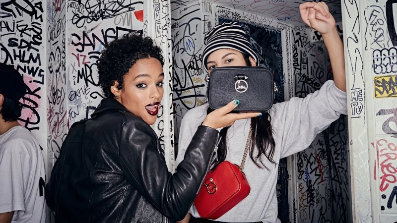 Christian Louboutin全新Rubylou包款成今年百搭配件！氣質女人、中性女孩風打造多重風格