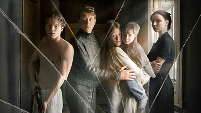 失去摯愛的母親、相互扶持的4個兄弟姊妹.....《分裂》安雅泰勒喬伊演出恐怖驚悚新片《Marrowbone》