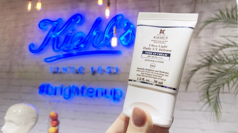擦防曬也能「發光」不黯沉!Kiehl’s把素顏霜+防曬二合一,打造夏日最強好氣色防曬