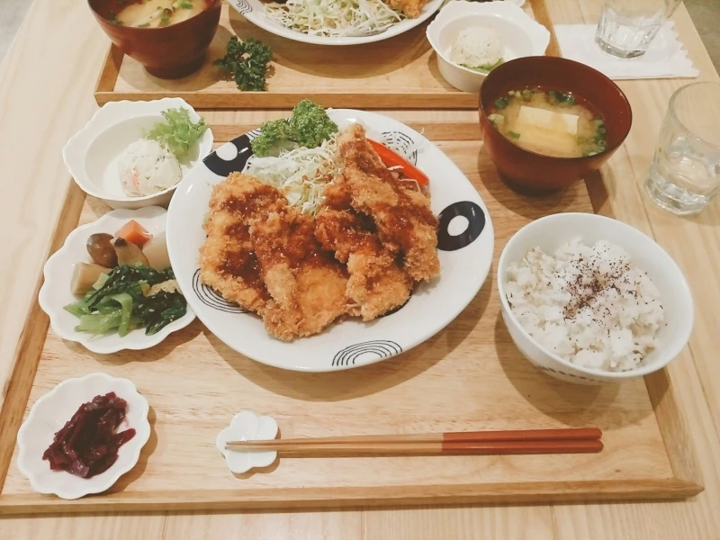 新竹才不是美食沙漠！超有氣氛、食物正點的日式定食餐廳「柚子 Pomelo&#039;s Home」，你一定要來試看看！