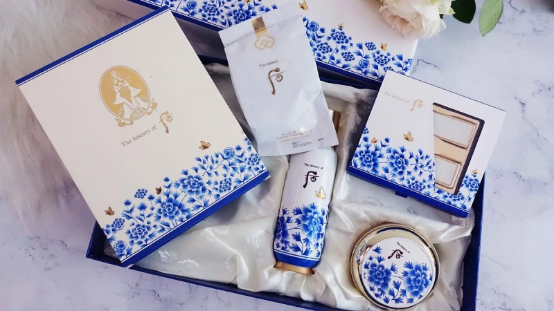 又一組內行人週慶必搶名單 ! Whoo后 「秘帖循環精華禮盒 青花白瓷版」從內而外養出英愛女神的瓷光美肌