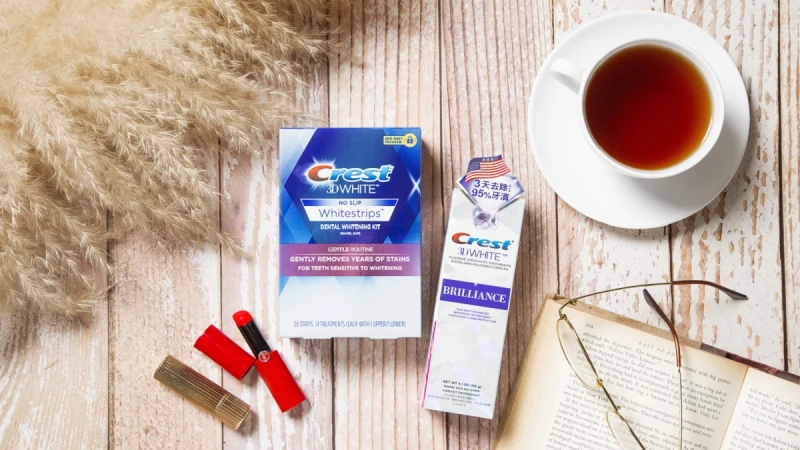 超神奇牙齒打亮術！想擁有秋冬超模般紅唇妝～美國進口「Crest牙齒鑽白神器」是關鍵！