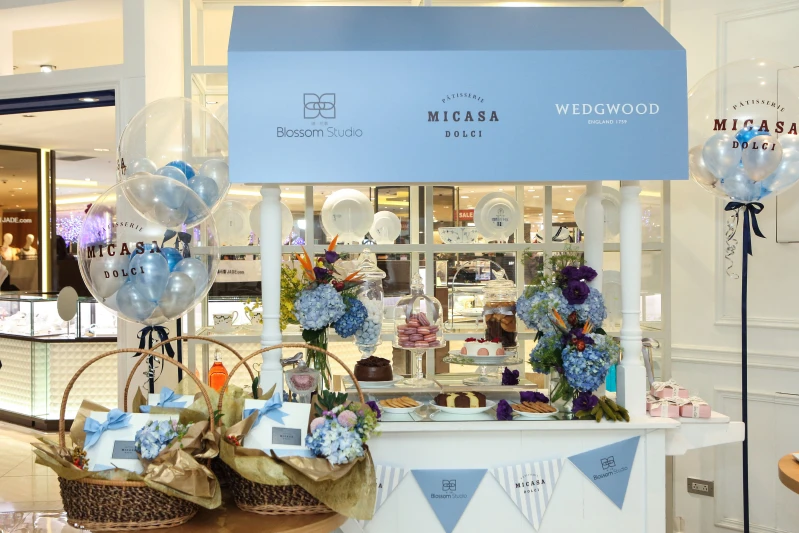 2019開春最浪漫、最矚目的聯名時尚「花見幸福」限量禮盒，你的超犯規夢幻新年送禮選就是”它”了！