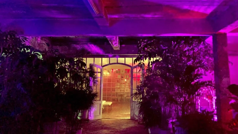 舊公寓×露天電影院×PS4×私服變裝？星期六在台北體驗一場柏林式派對吧！