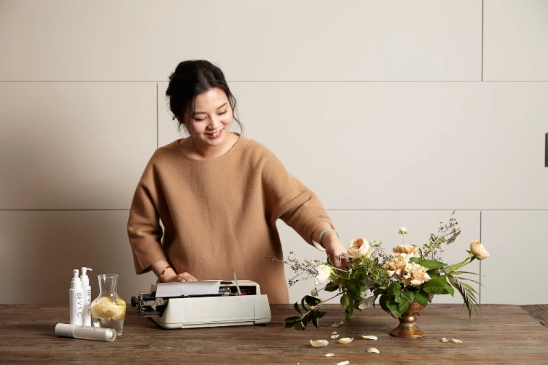全球首創「妝前保養」BEVY C. 創辦人ZOE的居家保養哲理「越簡單其實越難,必須萬裡挑一。」