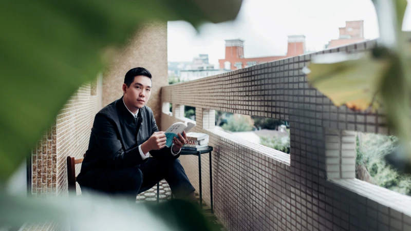 【來閱讀吧】台灣設計圈第一人 顏伯駿的閱讀癖