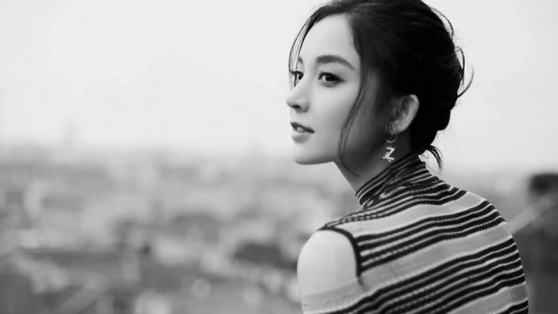 跌落神壇、各種被黑到重新爬起！古力娜扎的暗黑女神之路