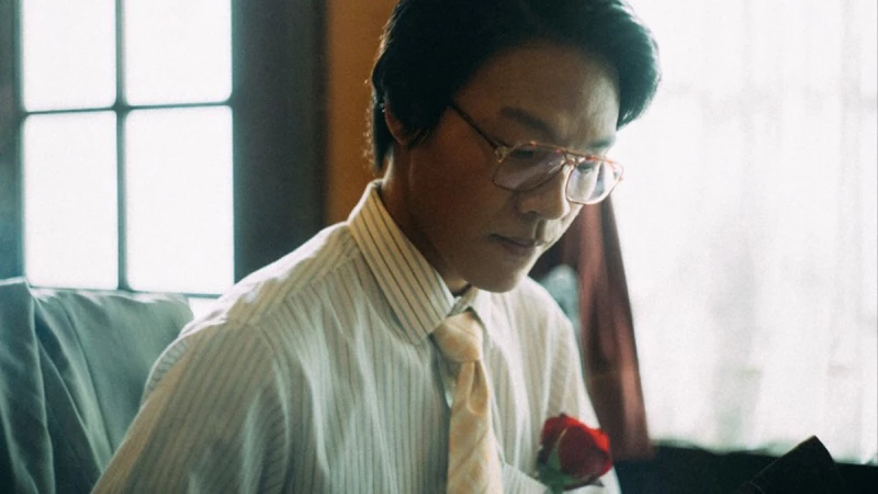 〈愛情怎麼了嗎〉MV裡洋蔥加滿滿!看盧廣仲扮老、失智演技大爆發