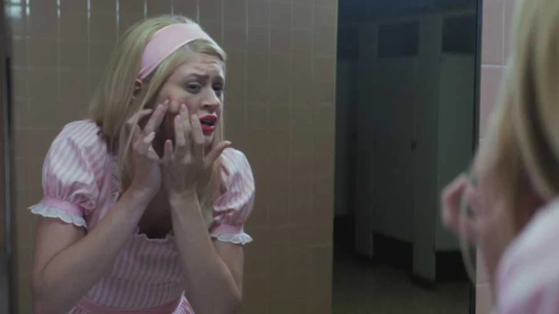 被列為全球最恐怖禁書！《在黑暗中說的鬼故事》搬上大銀幕，「蒼白的女人」、「稻草人哈洛」經典駭人怪物一次登場