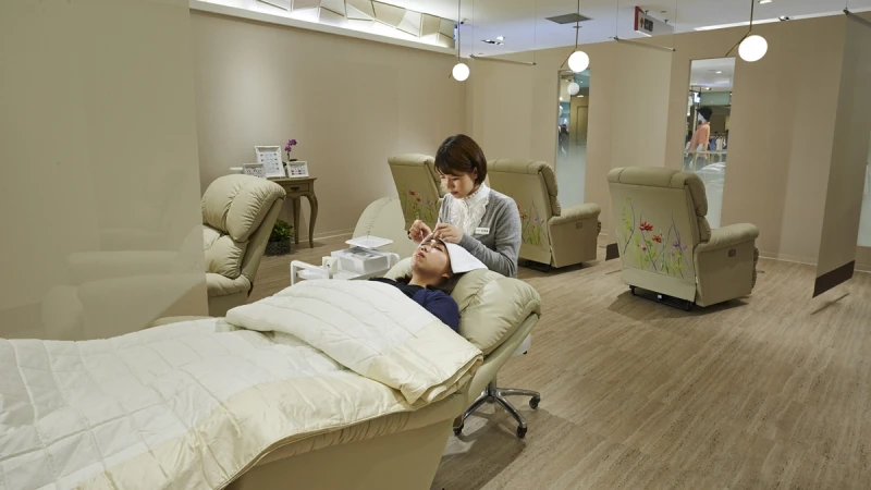 種睫毛像在做Spa！日本施舒雅首家【眉睫專門店】登台～不僅睫毛嫁接技術嚴謹，開幕價格更是很可以 