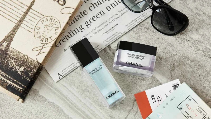 只要有山茶花的陪伴，隨時都能秒打包出國去！準備好來場「法式日不落、肌不渴之夏日旅行」了嗎？！