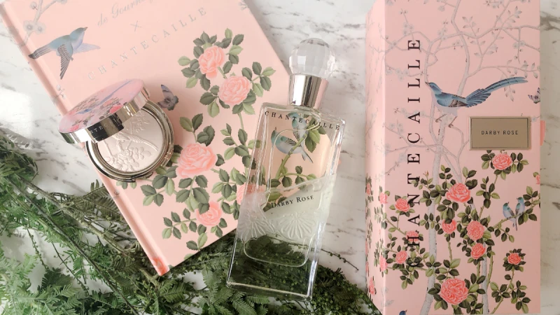 美到暈～香緹卡X de gournay，英國文藝復興玫瑰壁紙圖騰X馥郁達比玫瑰香氛，堪稱最華麗的聯名！