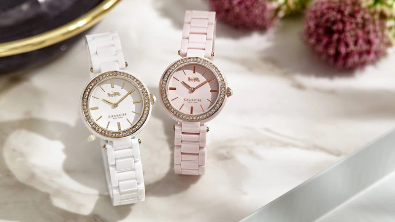 身為手錶控的M編來放火了！這幾款最近很燒的奶油白與氣質粉腕錶，時髦精女孩務必PICK！