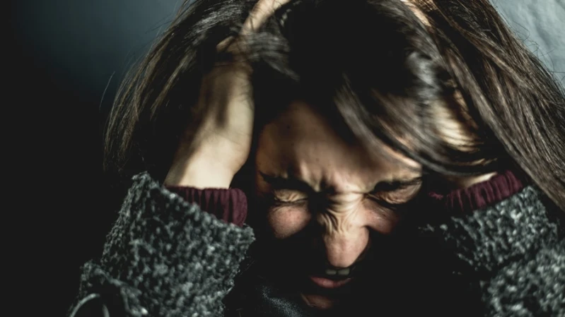 長時間坐在書桌前、常假設會失敗、不喜歡戶外運動？這8種個性，容易導致「腦疲勞」！