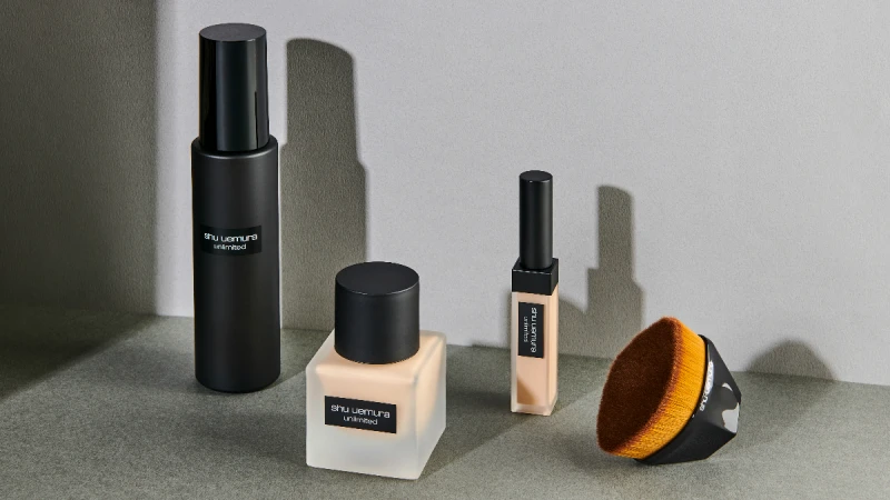 光是持久還不夠！2020最強無極限粉底-超越持久還能做到零暗沉、會呼吸的輕透質地！根本打趴他牌粉底！