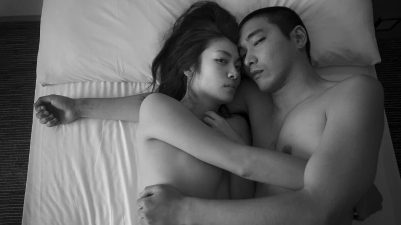 《火口的二人》日本話題超尺度情慾電影!婚前與舊情人再度上演禁忌性愛,被譽為是「一生必看的慾望越界之作」