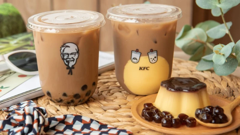 肯德基也有珍奶了！首度推出「ㄎㄎ珍珠奶茶」，加碼國民甜點「整顆布丁奶茶」同步上市