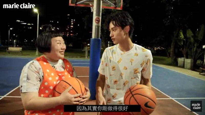 學長我想打籃球！范少勳傳授愛心秘技，小蘋果挑戰人生第一次上籃成功
