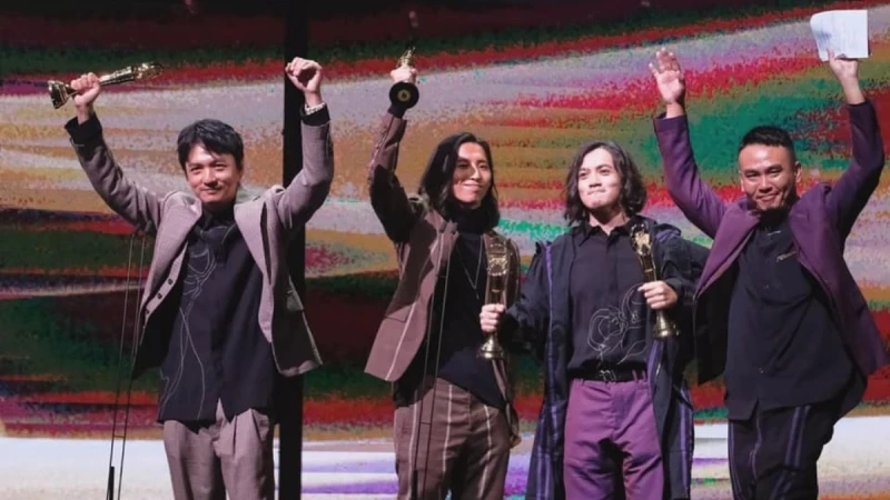 滅火器成軍20年奪金曲最佳樂團獎!主唱大正哽咽:「我們可以站在這裡,是因為我們很認真在做音樂,而且做得很好。」