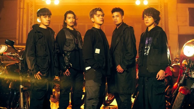 七月半樂團12月舉辦首場演唱會!現象級YouTuber跨界樂團推專輯《夜露思苦》,新莊Zepp New Taipei暴走嗨唱