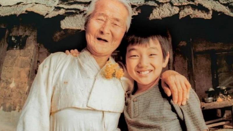 《有你真好》奶奶逝世,享耆壽95歲!生前唯一演出作品:「她在拍電影時很幸福,每次想到都很快樂。」