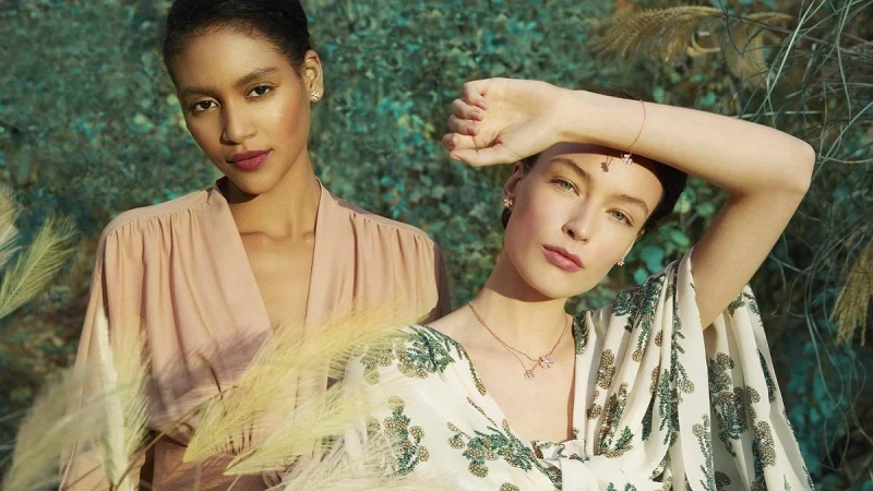 Van Cleef &amp; Arpels梵克雅寶以優雅Frivole系列新作，將大自然景致完美勾勒出極致浪漫的春日意象