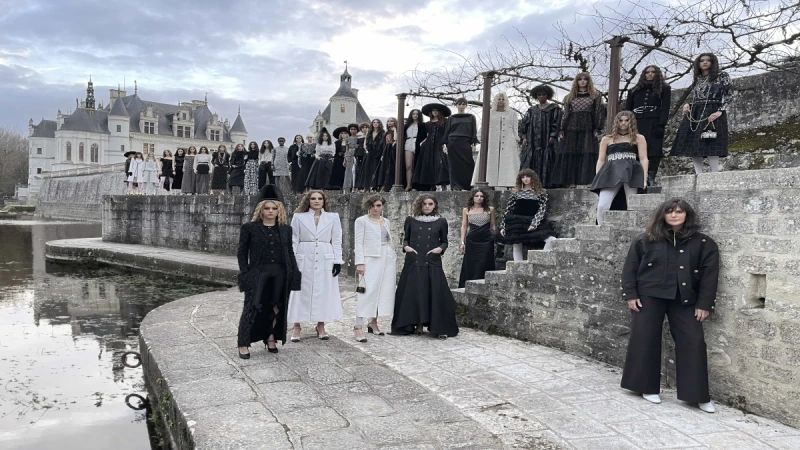 將失傳工藝化成超夢幻服裝,Chanel Métiers d'art 2020/21工坊系列浪漫登場,這些工藝亮點妳一定要知道!