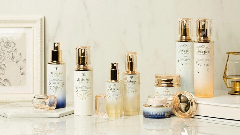 全球同步台灣首賣!肌膚與化妝台都昇華為藝術品等級!肌膚之鑰「激光瓶」超美75ml限量璀璨版登場,不只肌膚造光,連家裡都變成法式美術館