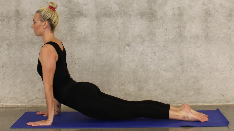 5組動作改善大腿短/X型腿、練習後腿會變直、髖部會變窄！