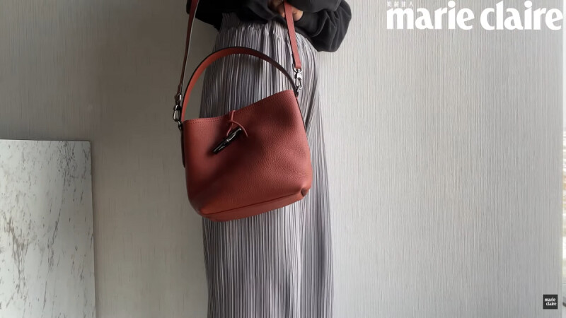 金多美《那年我們的夏天》同款水桶包