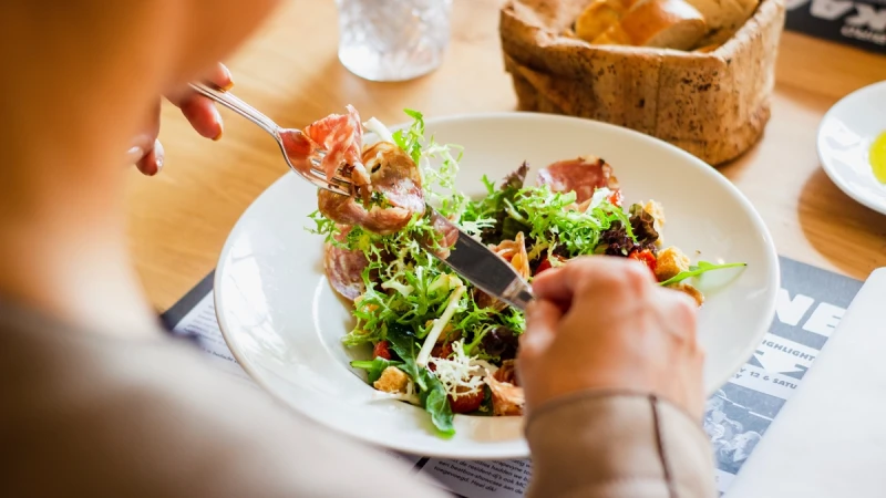 168、1410、1212瘦身真有效？營養師揭密8大數字斷食法！你適合哪種？