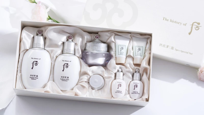 沉浸韓國韓方保養儀式超夢幻！快收韓劇一線女星亮透白的祕方「拱辰享雪白晶透亮采禮盒」～不含酸類超溫和淨白，把暗沉、斑點都掃光！