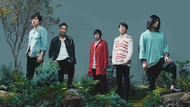 五月天新歌〈你的神曲〉MV奇幻綠洲,陪你迎接新年唱到老到撐拐杖還拿螢光棒